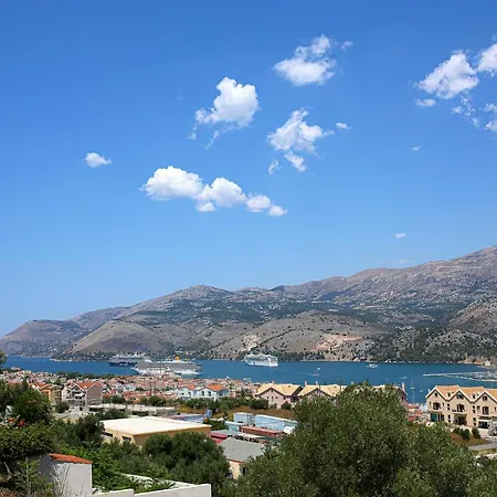 Antigone Daire Argostolion