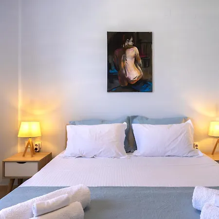 Antigone Apartman *